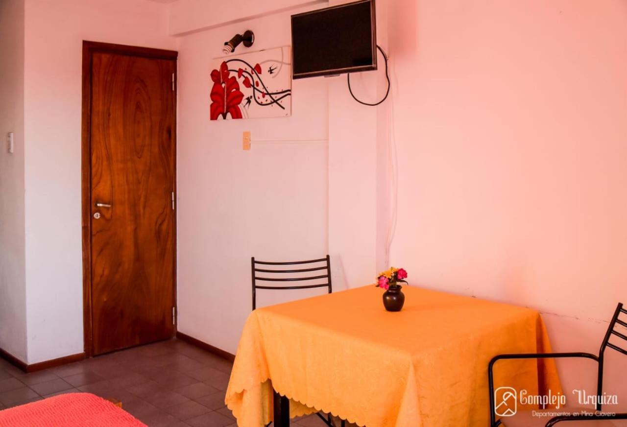 Complejo Urquiza Departamentos Apartment *